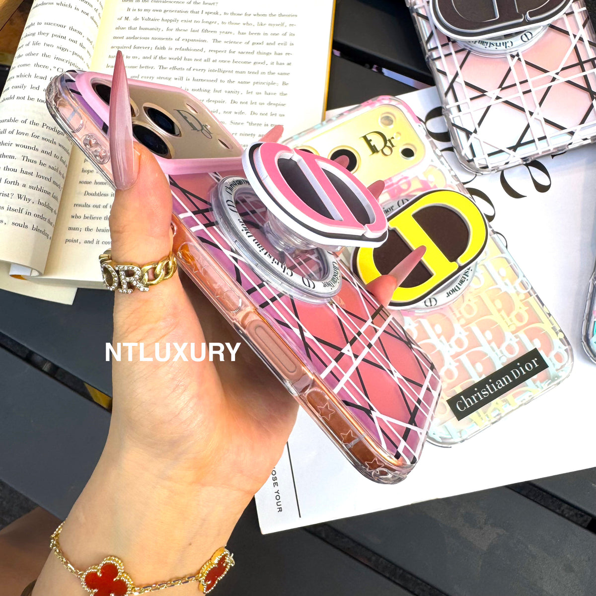 Chameleon Dove Magsafe Phone Case with CD Holder