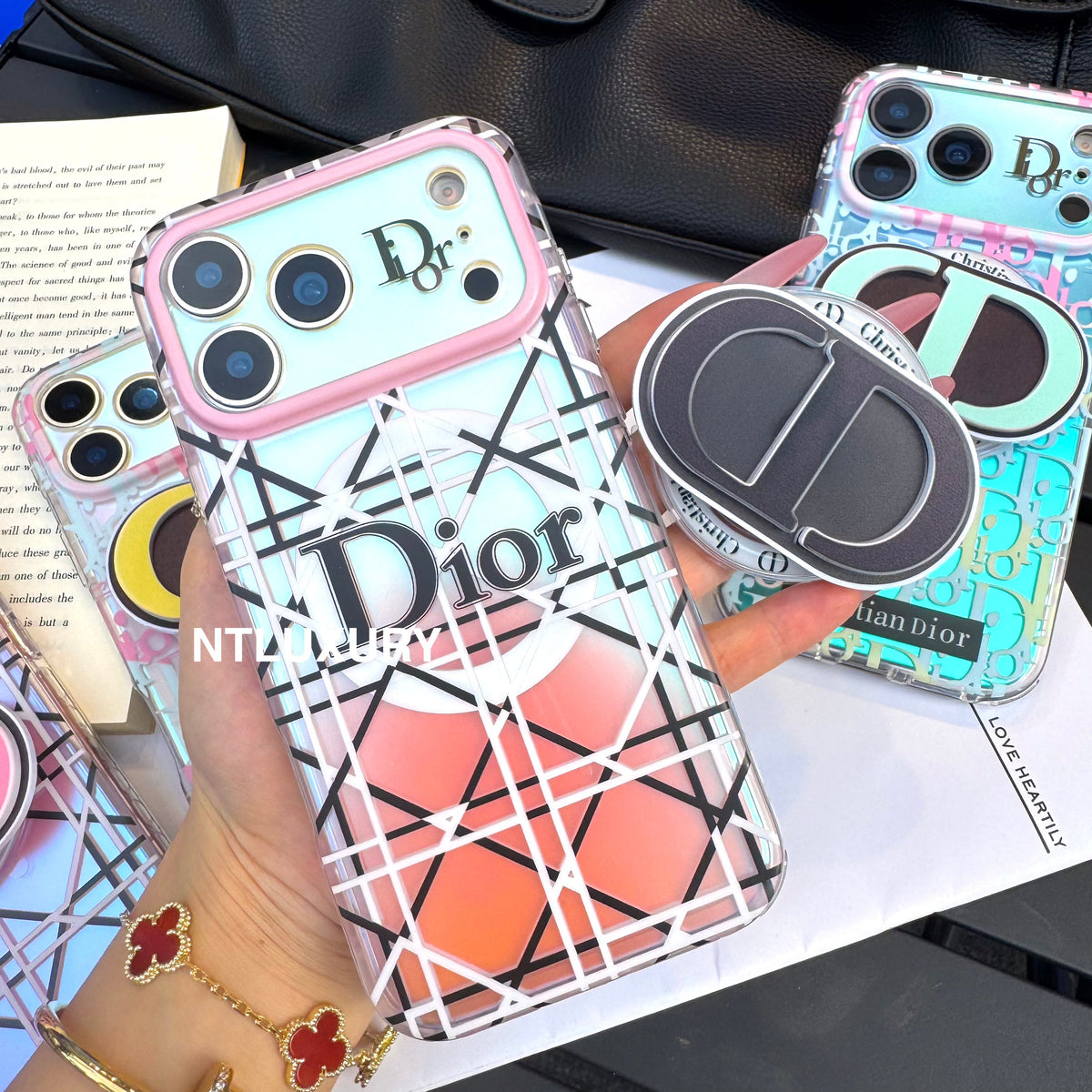 Chameleon Dove Magsafe Phone Case with CD Holder