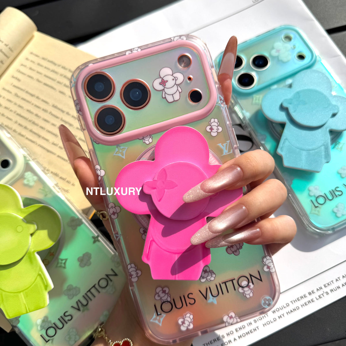 Chameleon Love Magsafe Phone Case with Neo Doll Holder