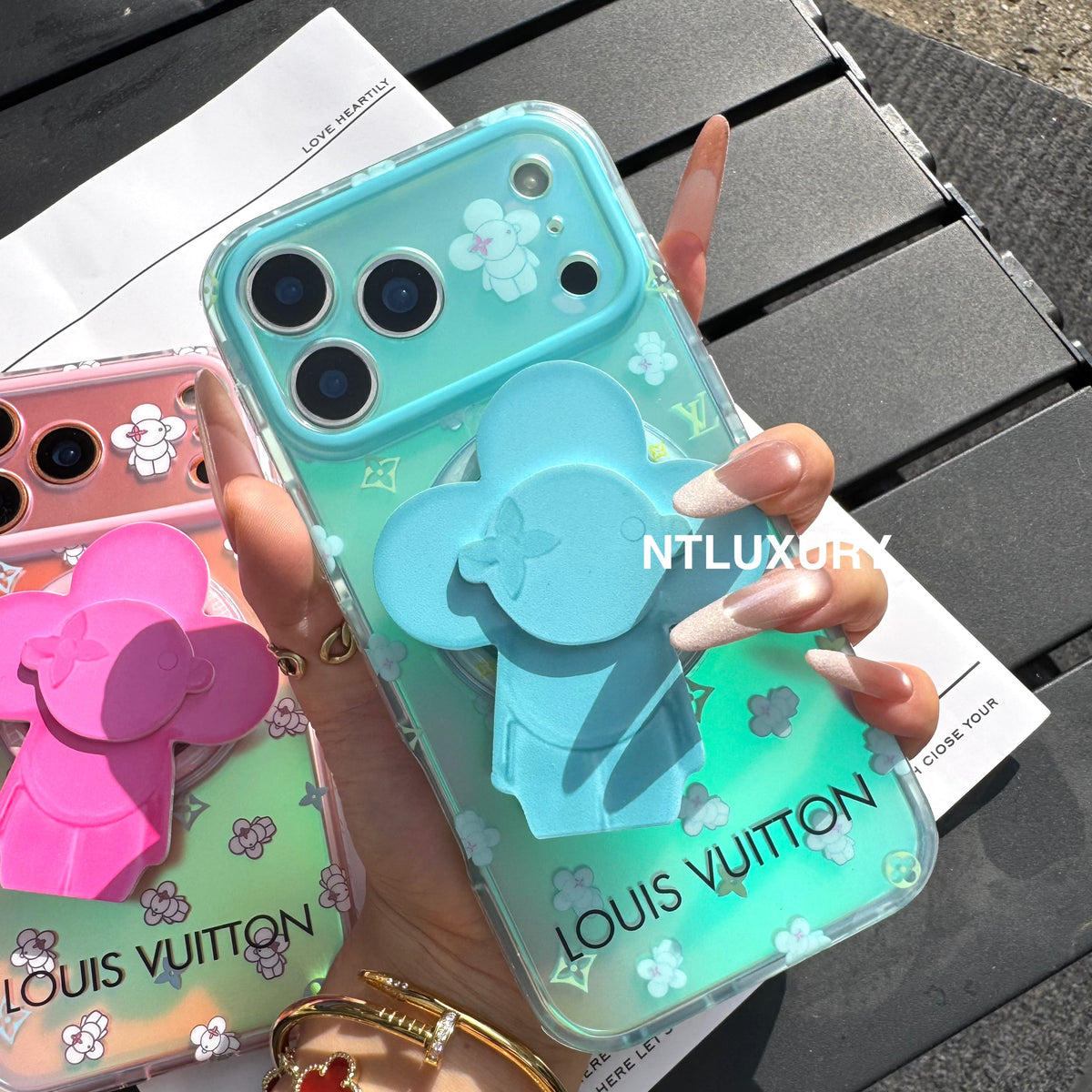 Chameleon Love Magsafe Phone Case with Neo Doll Holder