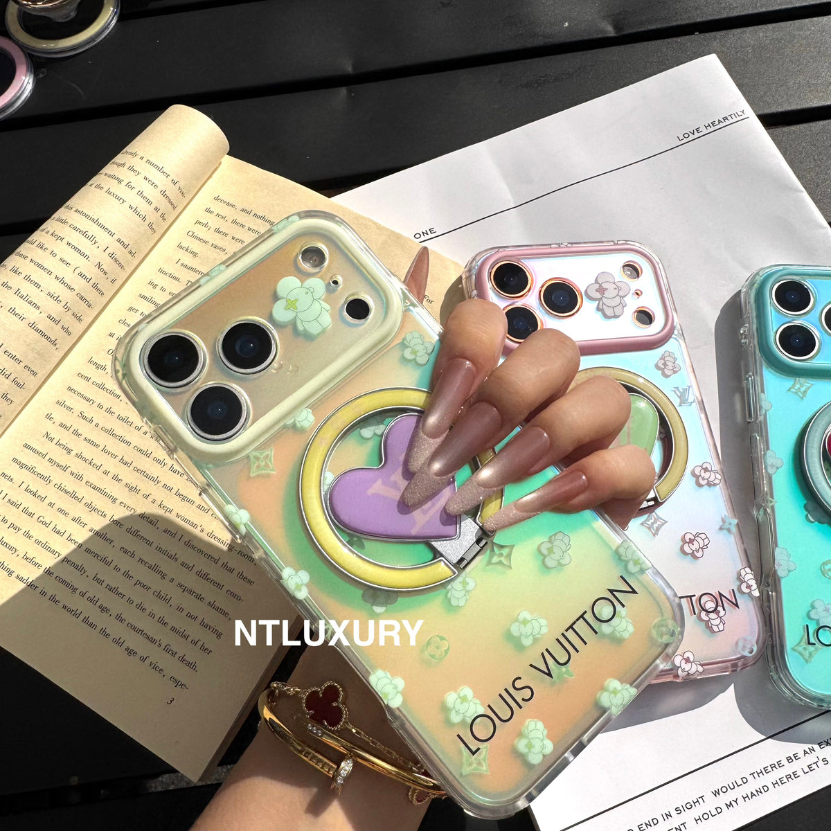 Chameleon Love Magsafe Phone Case with New Design Holder