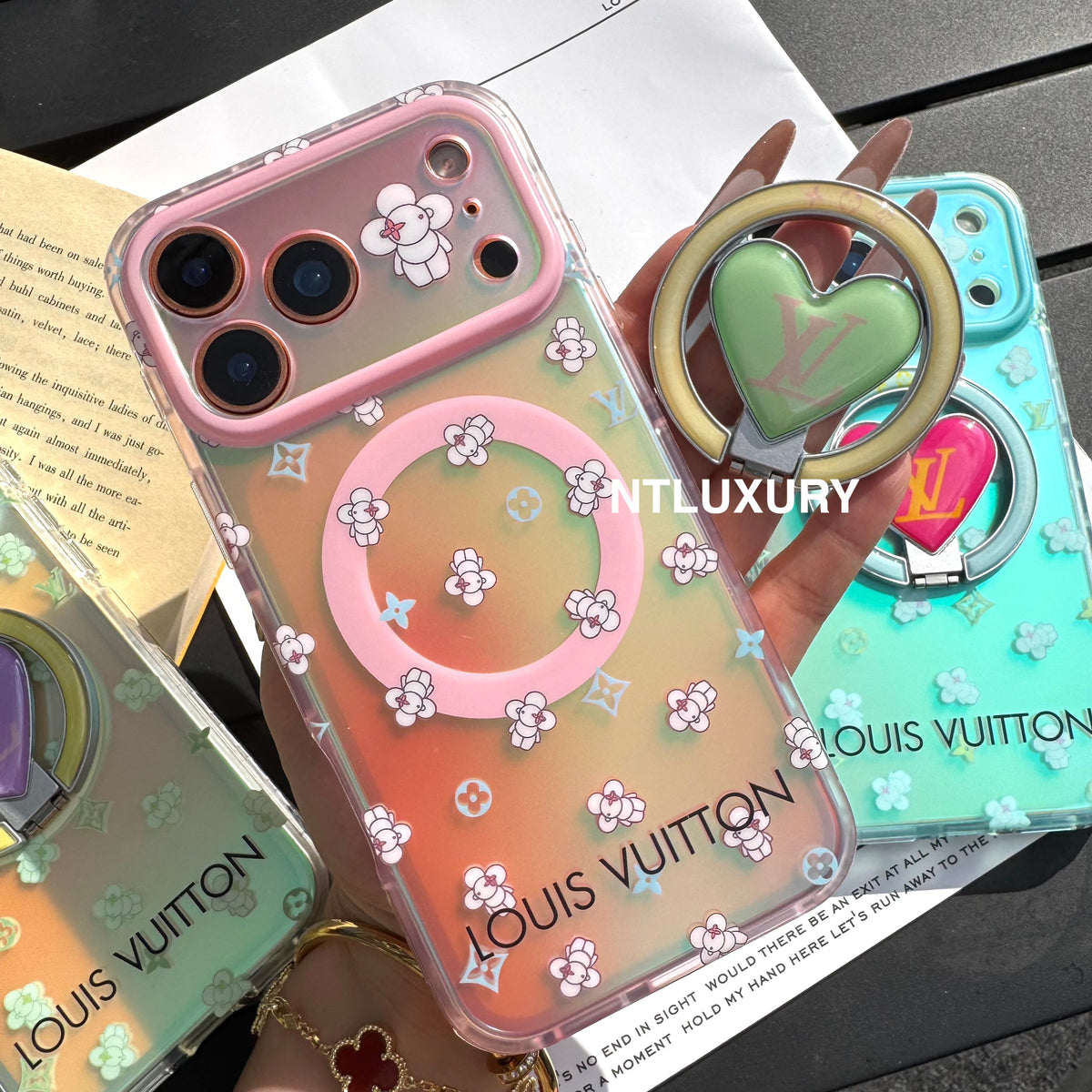 Chameleon Love Magsafe Phone Case with New Design Holder