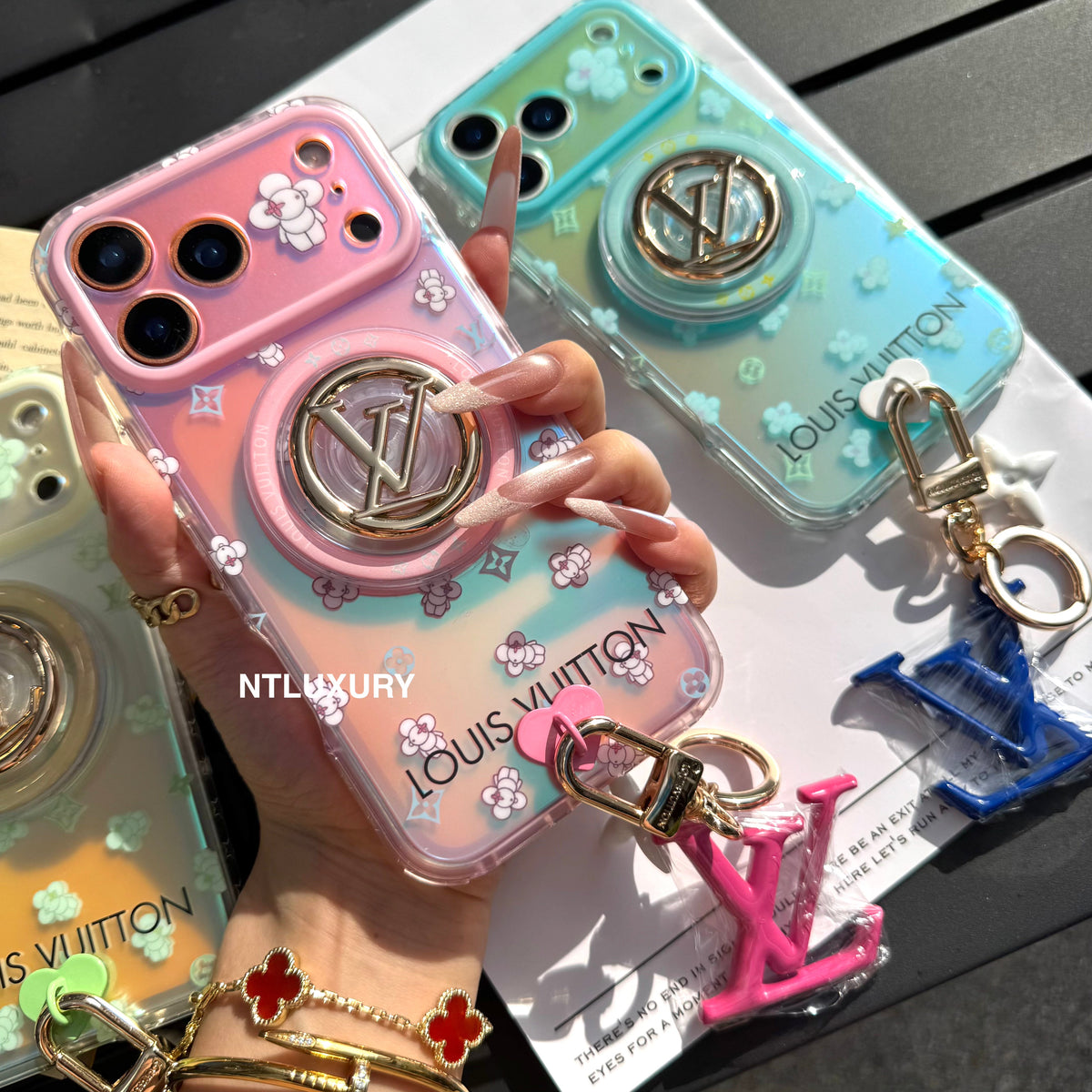 Chameleon Love Phone Case with Magsafe Holder & Pendant