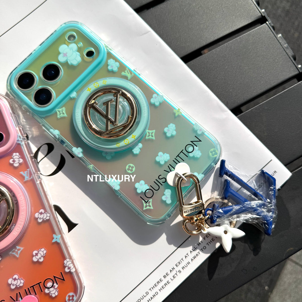 Chameleon Love Phone Case with Magsafe Holder & Pendant