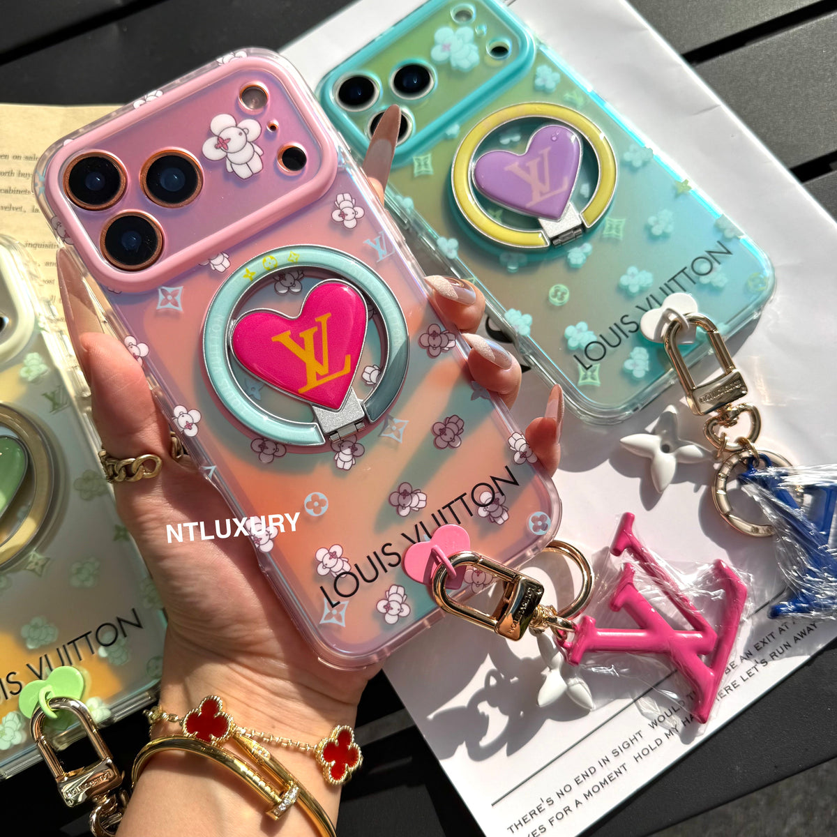 Chameleon Love Magsafe Phone Case with Holder & Pendant