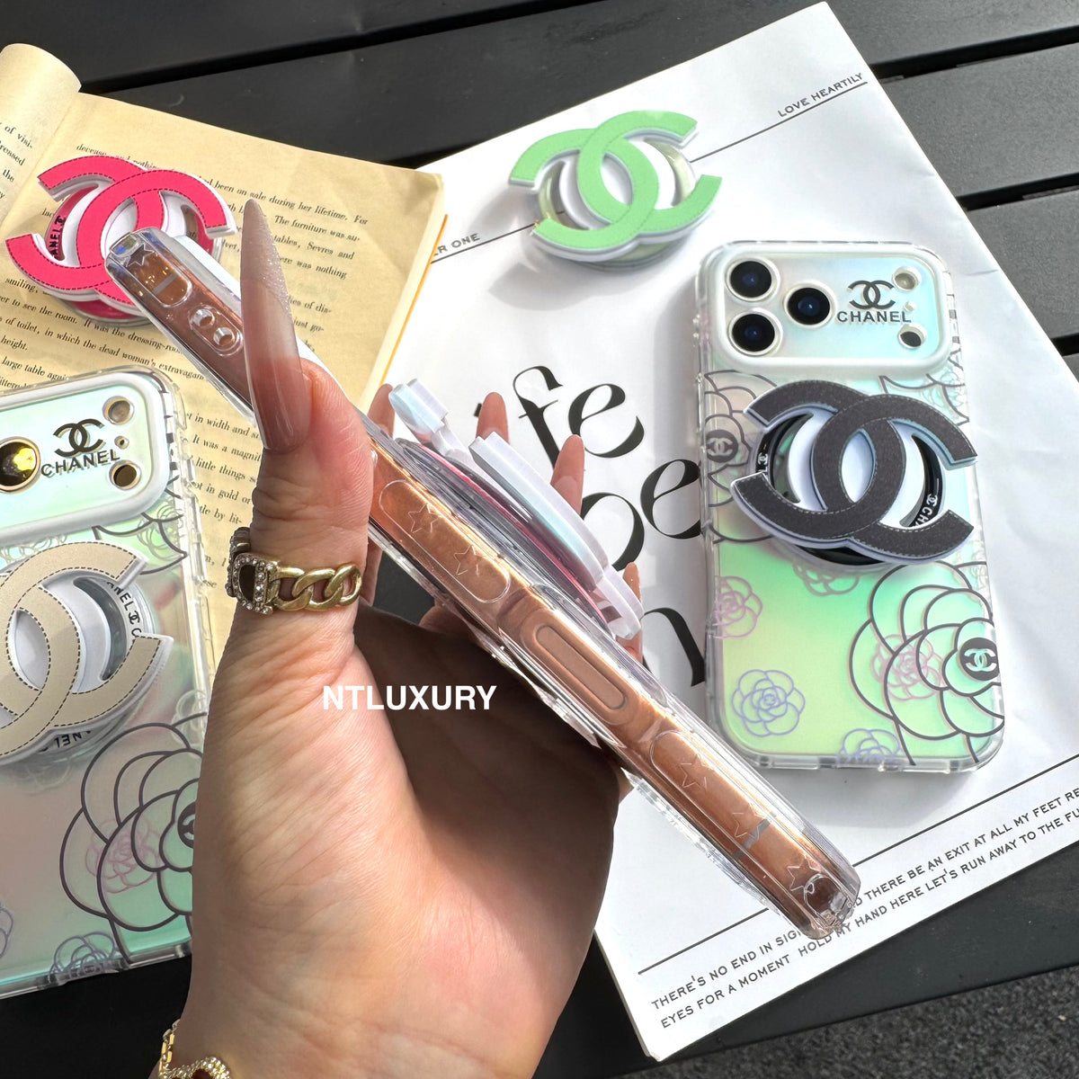 Chameleon Flower Magsafe Phone Case with CC Holder