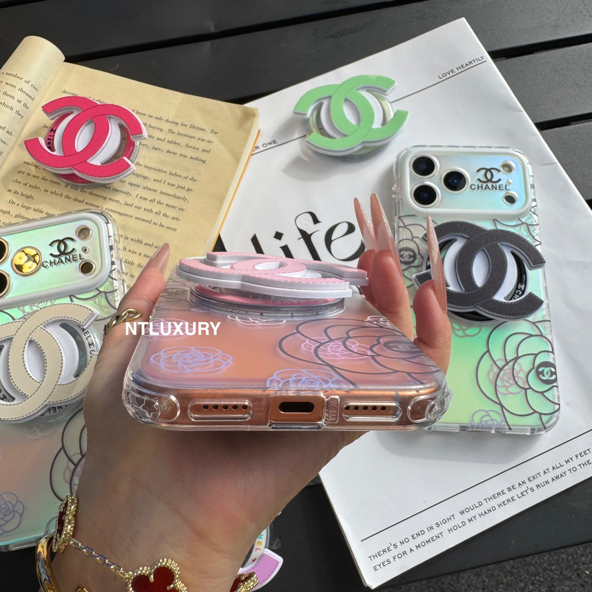 Chameleon Flower Magsafe Phone Case with CC Holder