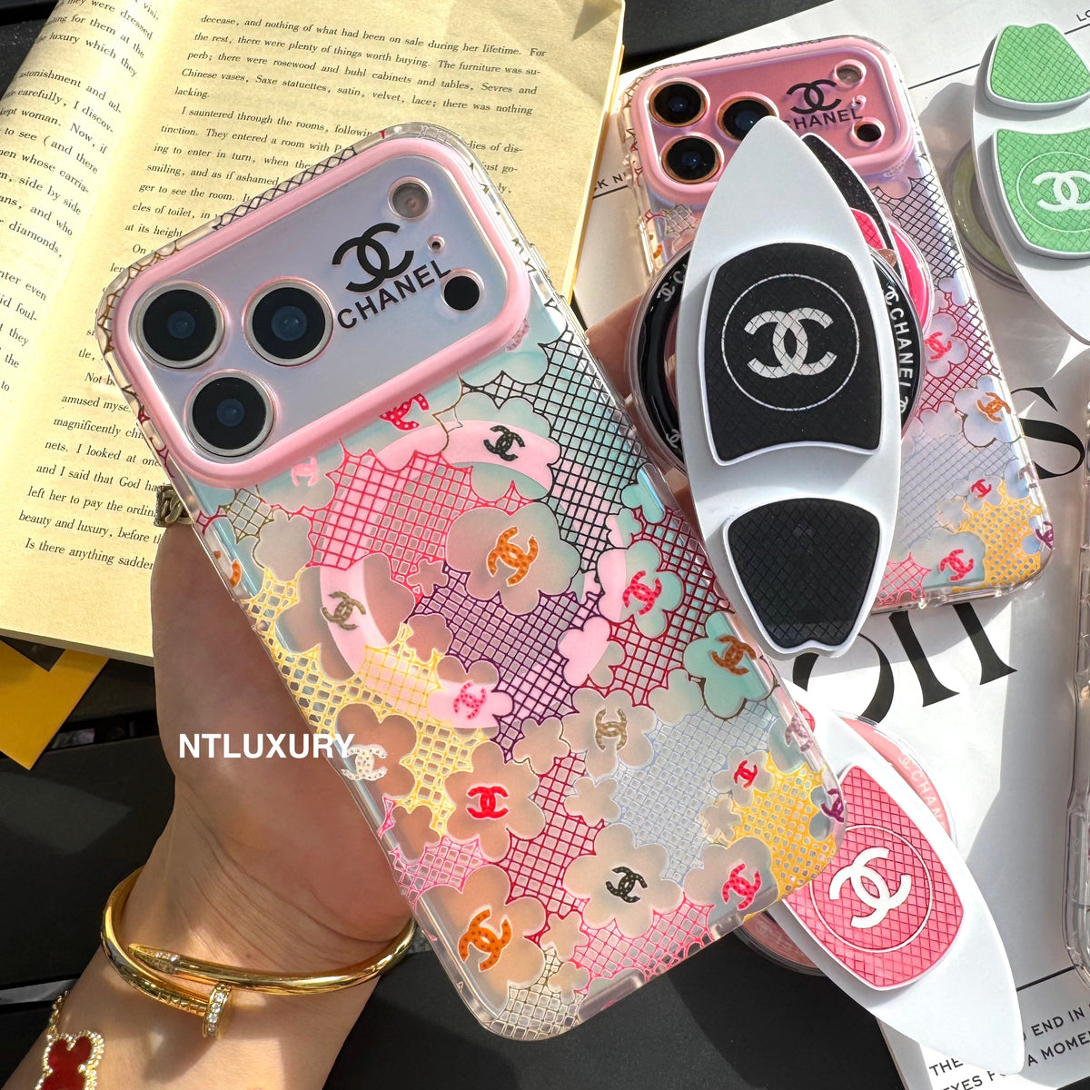 Chameleon Colorful CC Magsafe Phone Case with Skateboard Holder