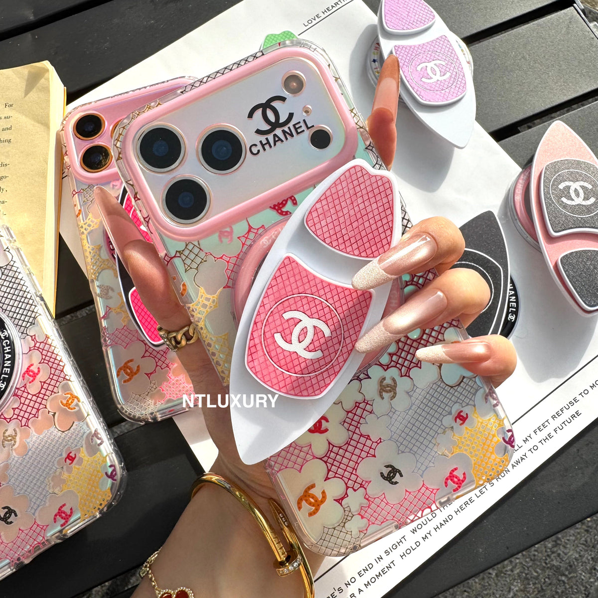 Chameleon Colorful CC Magsafe Phone Case with Skateboard Holder