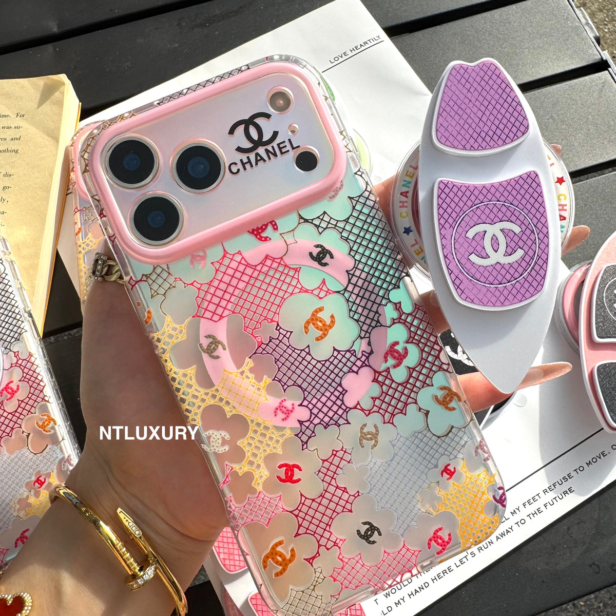 Chameleon Colorful CC Magsafe Phone Case with Skateboard Holder