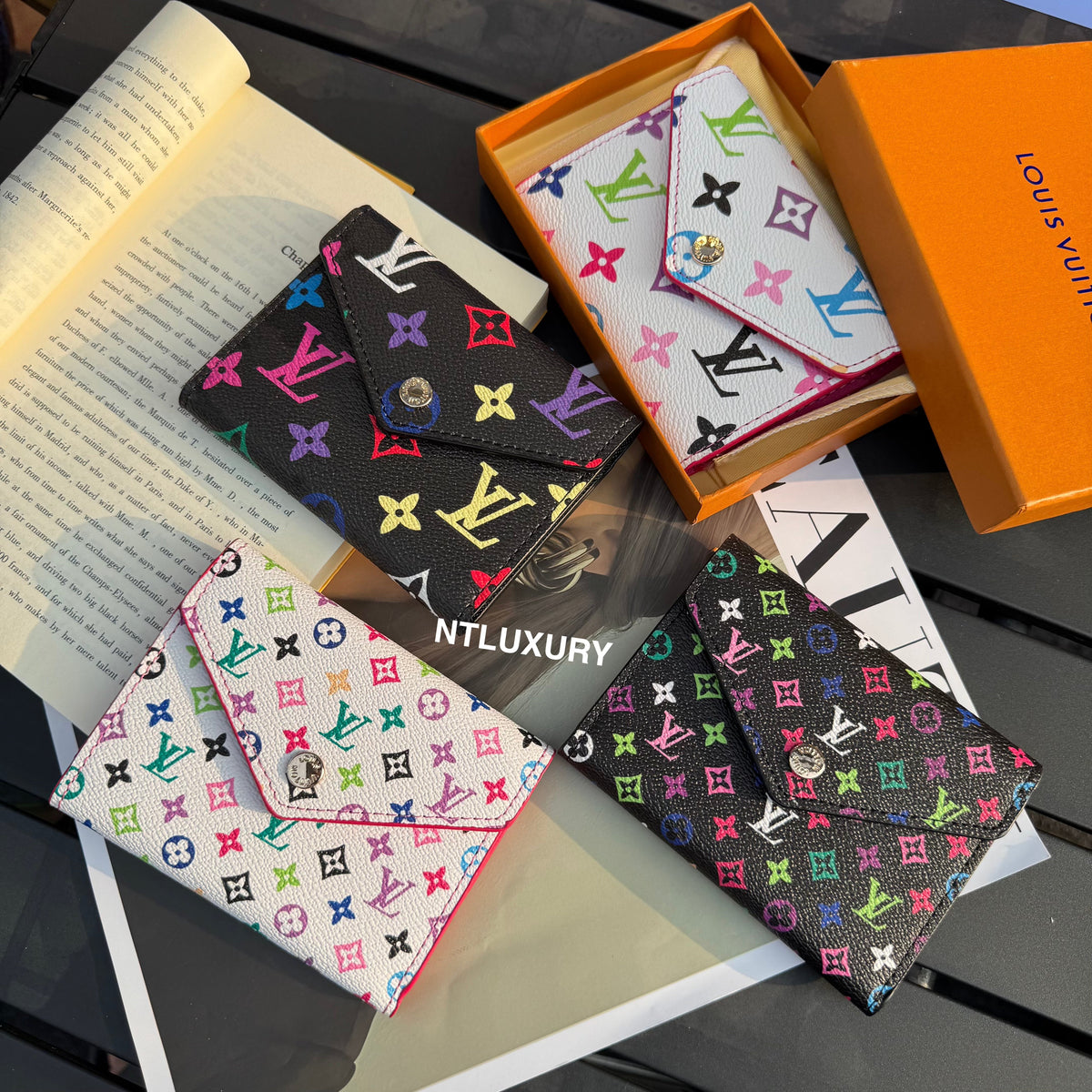 Traditional Design Love Cute Wallet (Black & White)