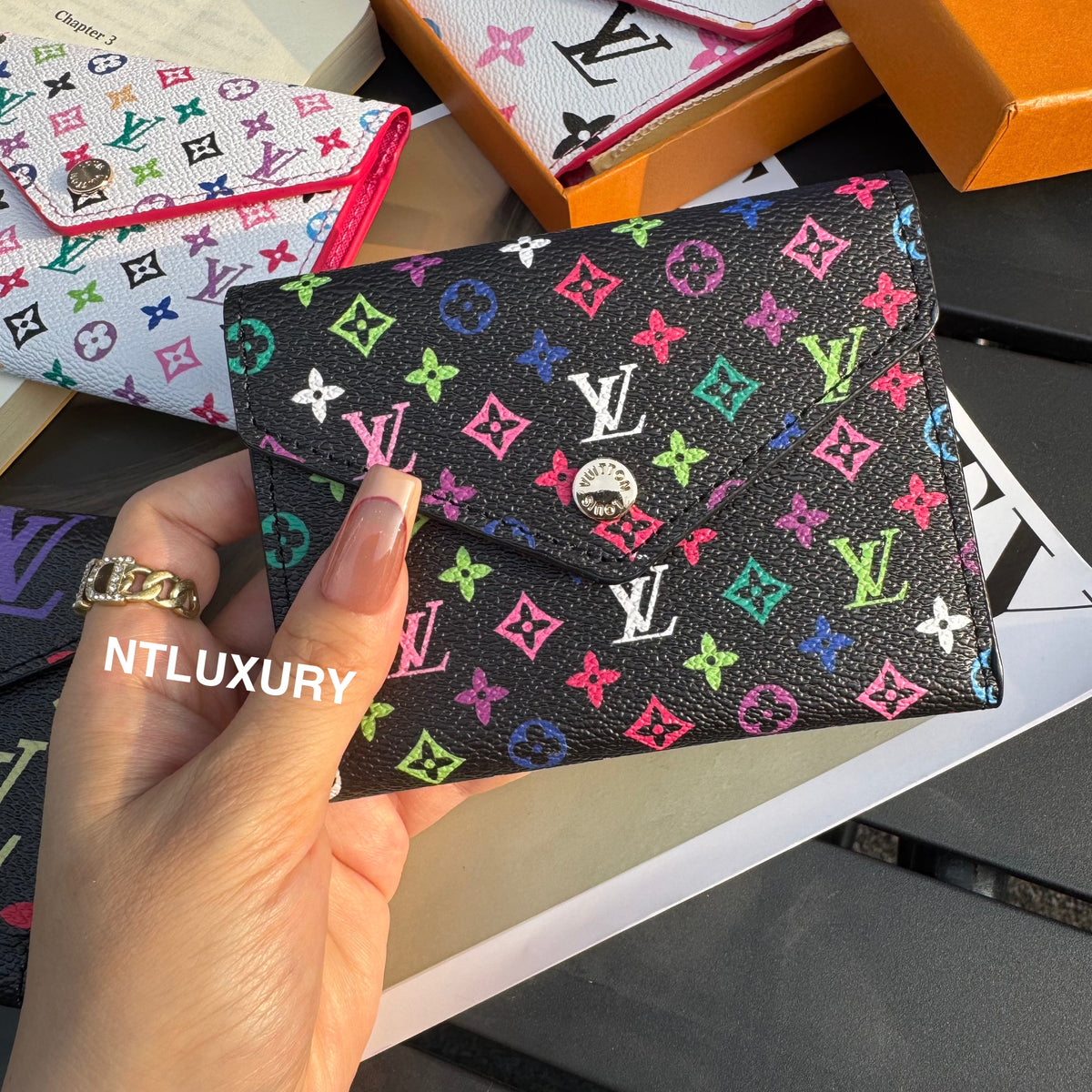 Traditional Design Love Cute Wallet (Black & White)