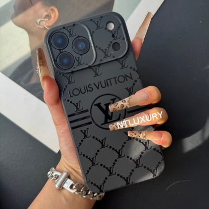 Black Trendy Phone Case ( Love Me )