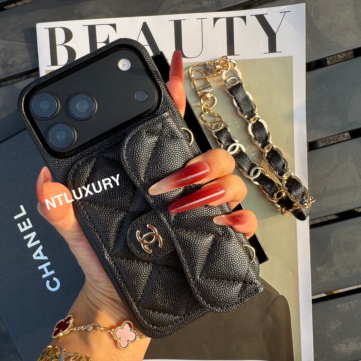 Classic CC Design Phone Case with Short Strap (COME WITH BOX) -10 Color