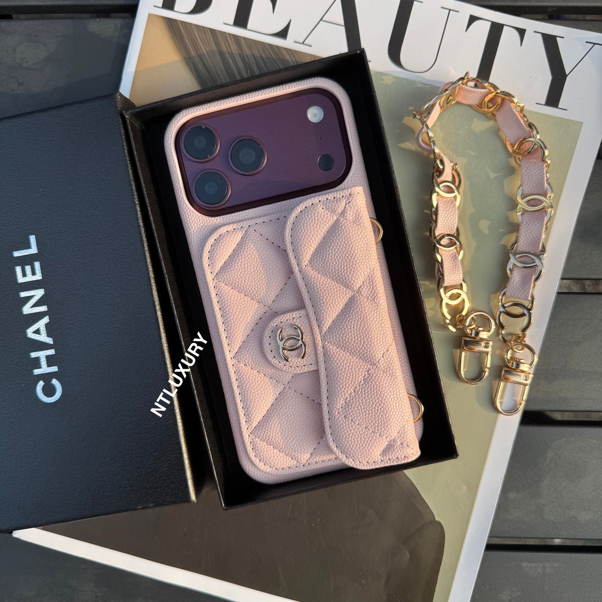 Classic CC Design Phone Case with Short Strap (COME WITH BOX) -10 Color