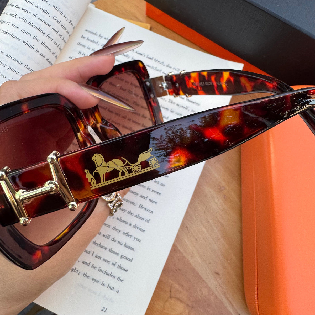 Horse Full Frame Letter Cool Sunglasses