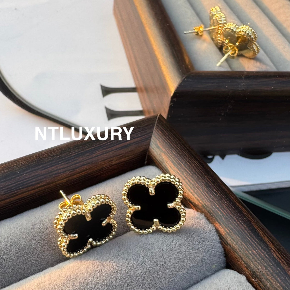 Leaves Gold Designs 4 Set (Earrings+Ring+Bracelet +Necklace) - Black