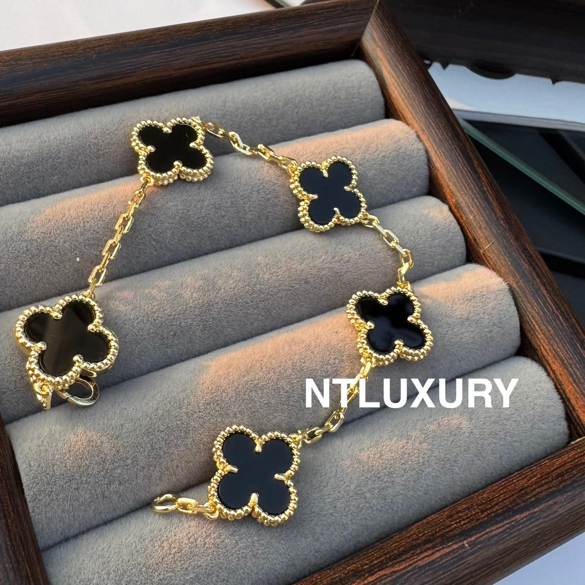 Leaves Gold Designs 4 Set (Earrings+Ring+Bracelet +Necklace) - Black