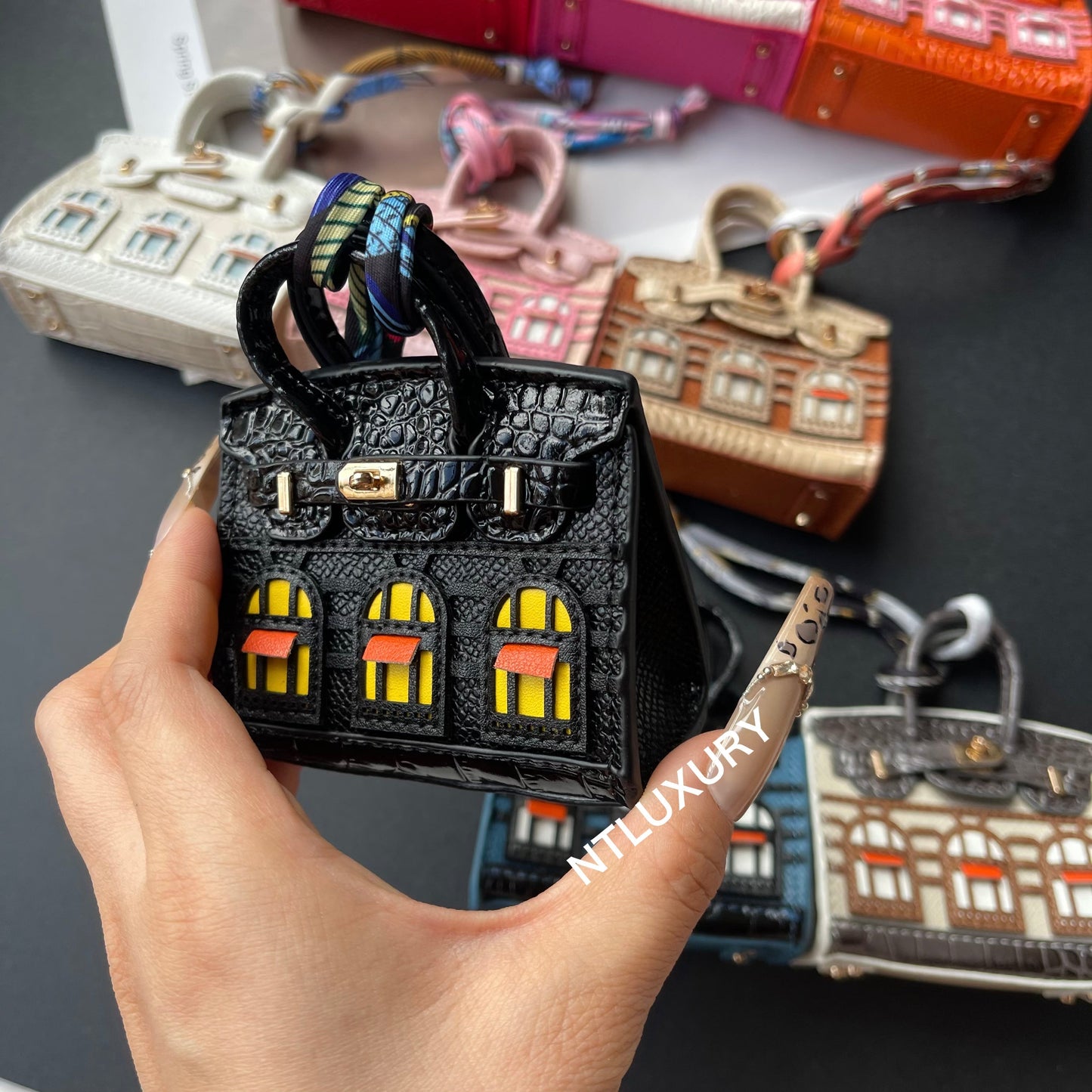 Cute Mini House Pendant (Black)