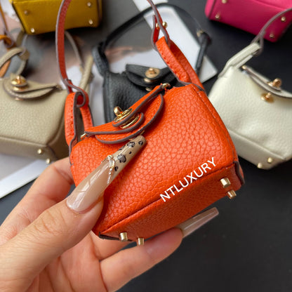 Cute Leendy Girl Minimum Cute Pendant (Orange)
