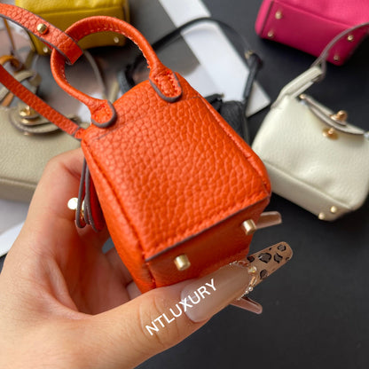 Cute Leendy Girl Minimum Cute Pendant (Orange)