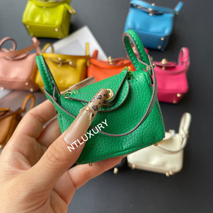 Cute Leendy Girl Minimum Cute Pendant (Green)