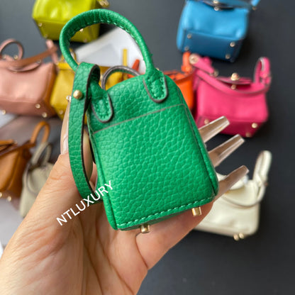 Cute Leendy Girl Minimum Cute Pendant (Green)