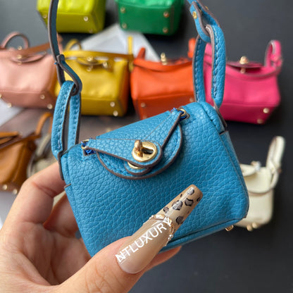 Cute Leendy Girl Minimum Cute Pendant (Blue)