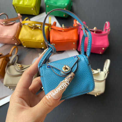 Cute Leendy Girl Minimum Cute Pendant (Blue)