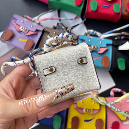 Jolie poupée, mini-pendentif mignon (blanc)