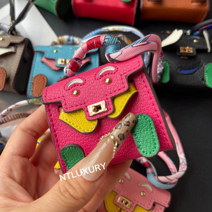 Süßer Anhänger mit Puppe Mindestgröße (Magenta)