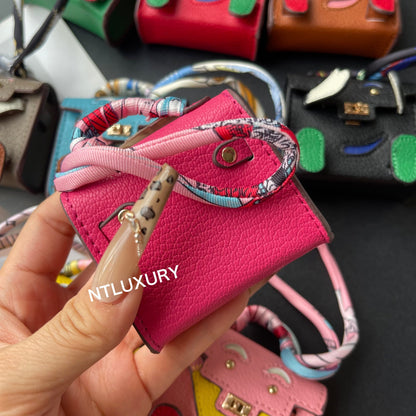 Süßer Anhänger mit Puppe Mindestgröße (Magenta)