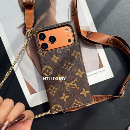 Étui de téléphone avec chaîne et motif floral "Love".