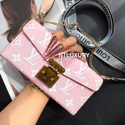Étui de téléphone avec chaîne et motif floral "Love".