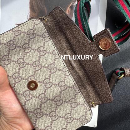 Étui de téléphone avec chaîne et motif floral "Love".