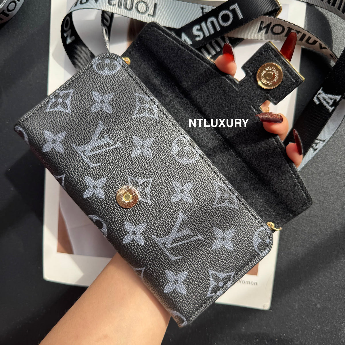 Étui de téléphone avec chaîne et motif floral "Love".