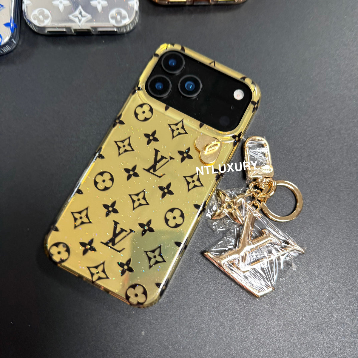 Coque de téléphone Cyber Girl Love avec pendentif