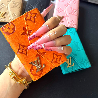 Curved Edge Colorful Love Tri-Fold Wallet