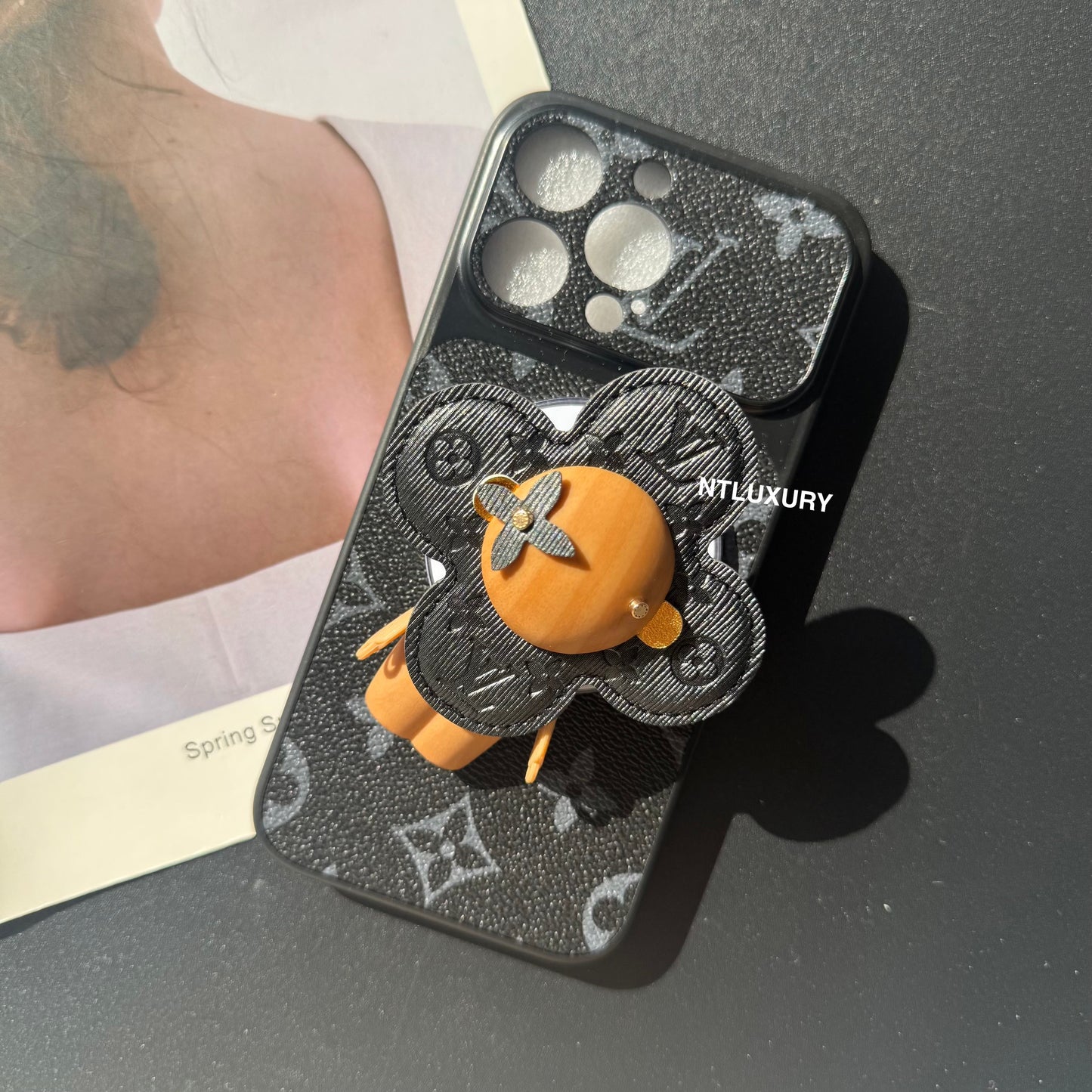 Traditional Fancy Design With Magsafe Doll Holder