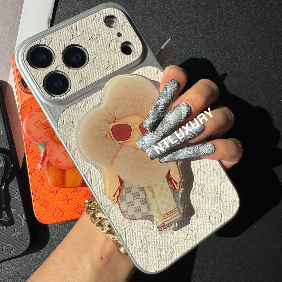Coque de téléphone en jean Orange Juice avec support Magsafe (Poupée)