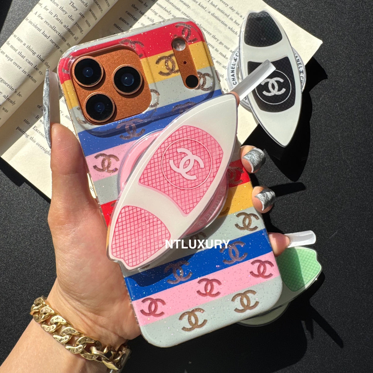 Coque de téléphone Colorful C Girl avec support Magsafe (skateboard)