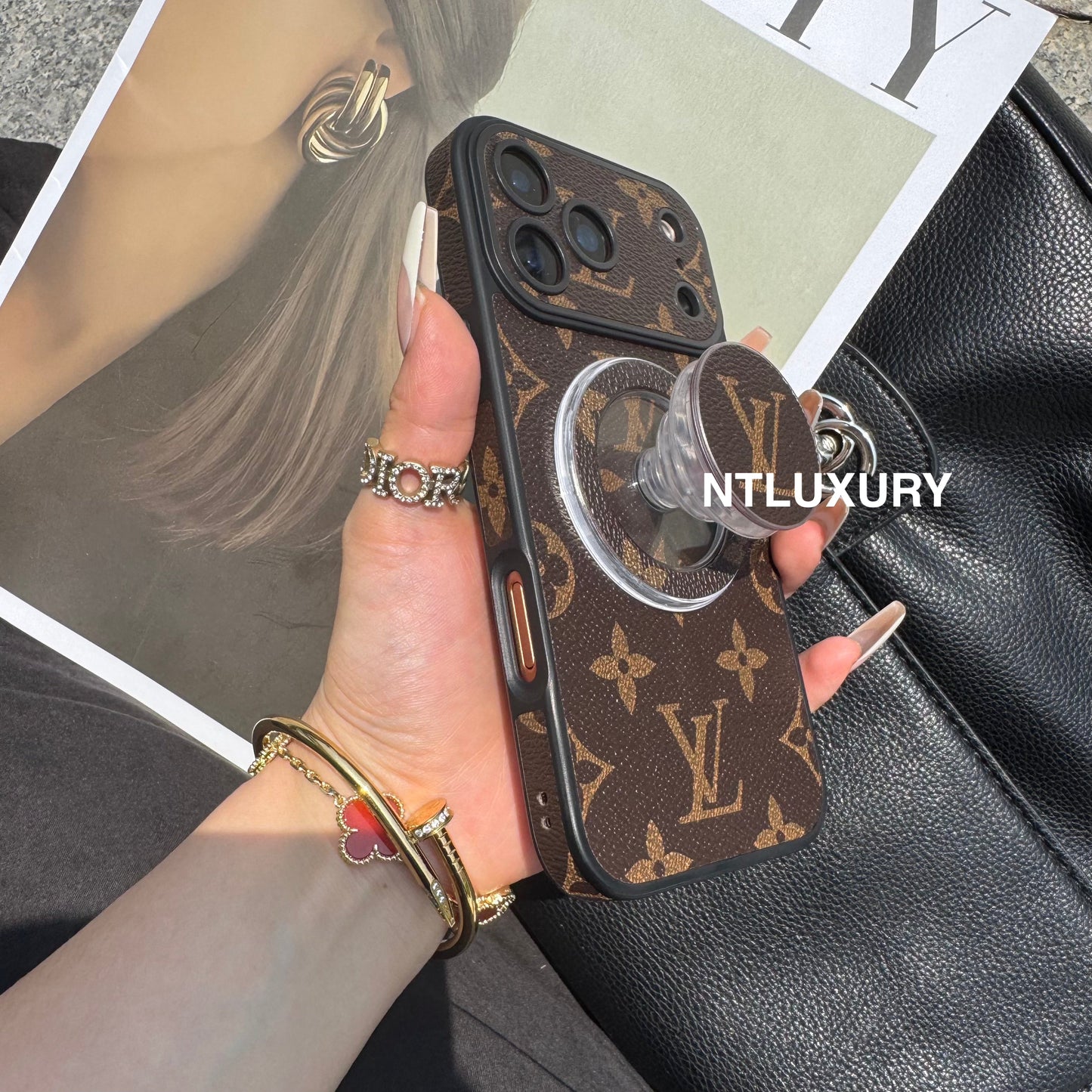 Traditional Love Magsafe Phone Case With Holder