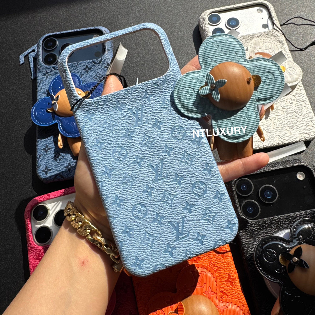 Coque de téléphone au design coloré avec support Magsafe pour poupée