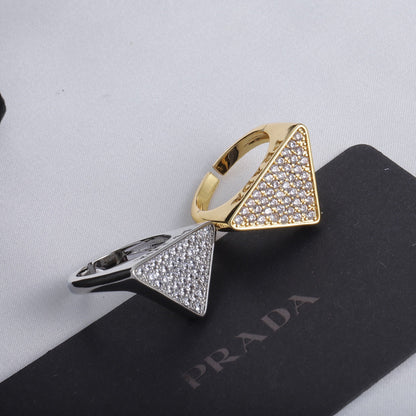 Bague ouverte triangle diamant mode