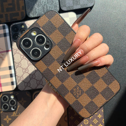 Traditional Phone Case with Camera Protection (Brown Latticed)