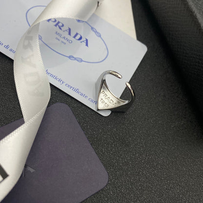 Dreieck-Logo-Symbol Offener Ring