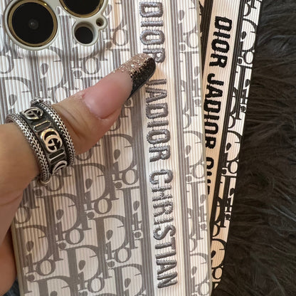 Étui de téléphone doré avec protection d'objectif