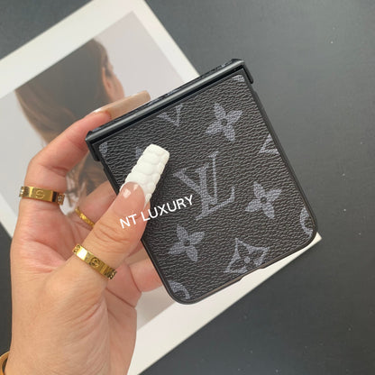 Coque Samsung motifs floraux traditionnels pour la série Z-Flip