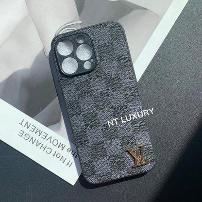 Traditional Phone Case with Camera Protection (Black Latticed)
