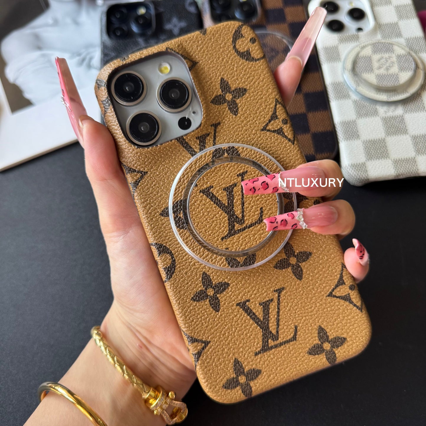 Traditional Love Phone Case with MagSafe Holder For iPhone (Yellow Love)